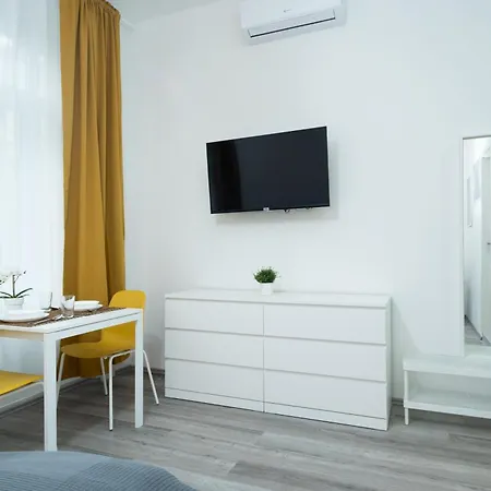 Lovely At Location Budapest