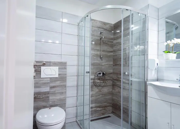 Lovely At Location בודפשט