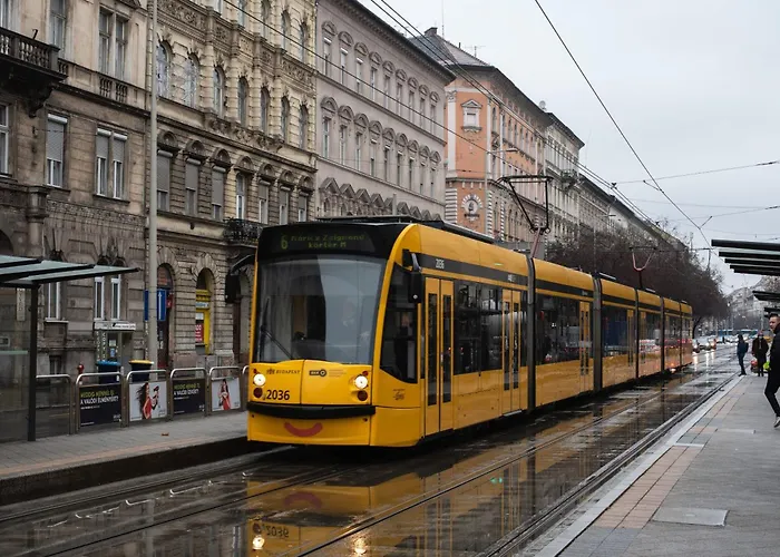 Lovely At Location בודפשט