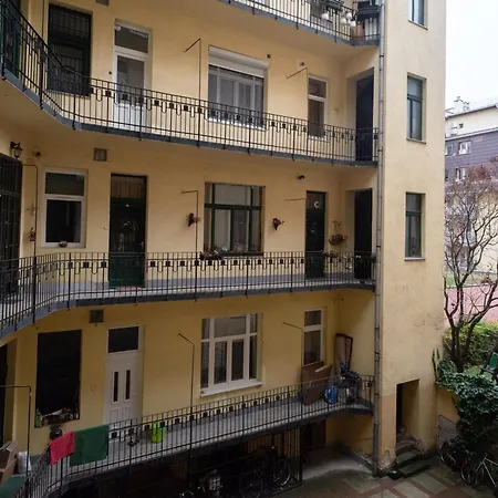 Apartment Lovely At Location