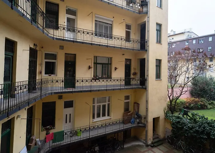 Apartman Lovely At Location